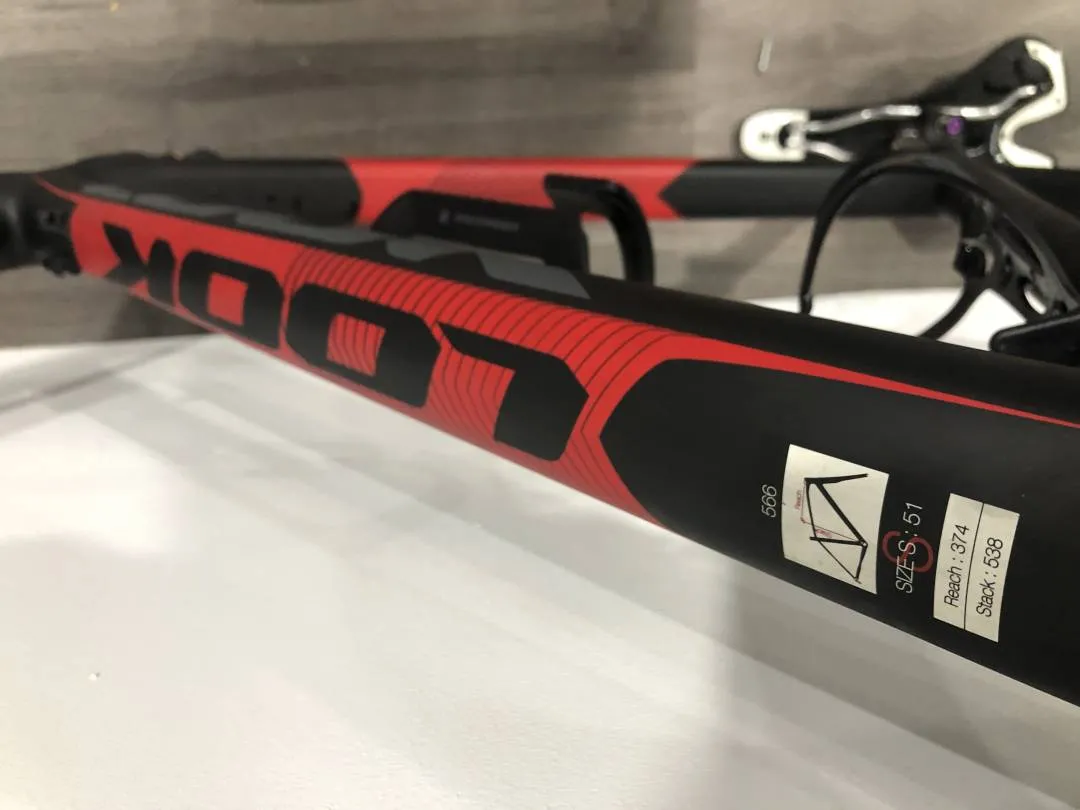 Look 566 frameset with 3T seatpost &amp; Specialized saddle