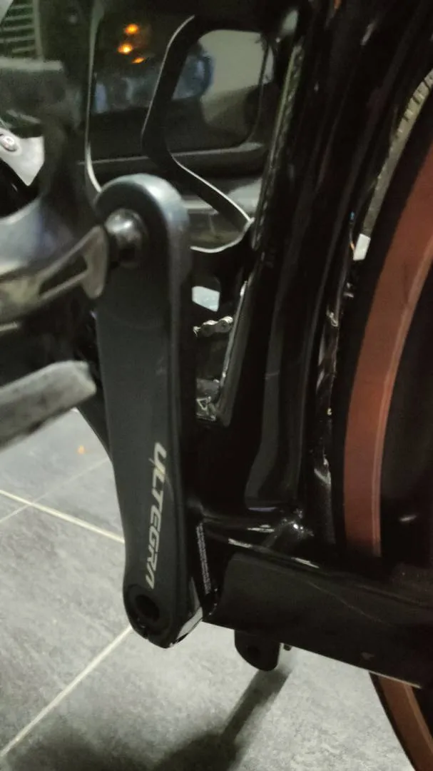 Twitter R10 Carbon