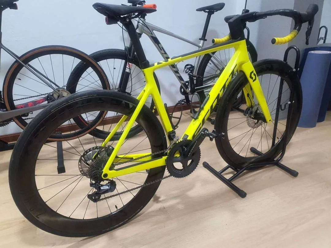 2020 Scott addict 30