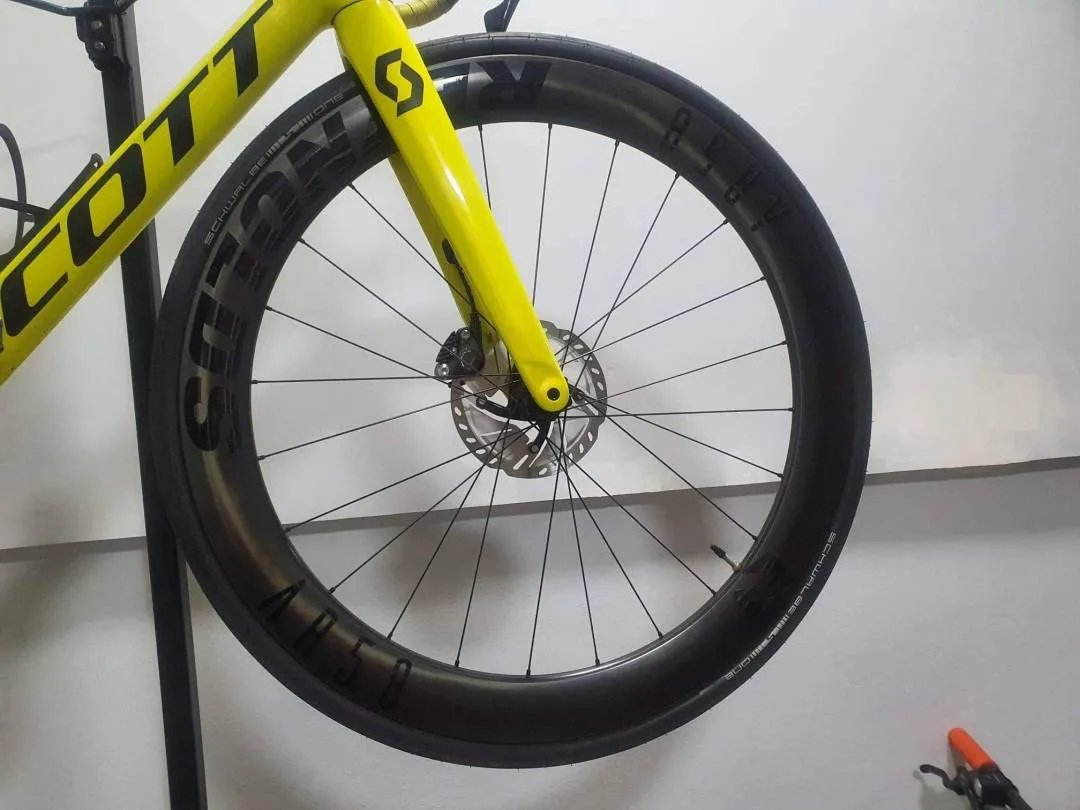2020 Scott addict 30