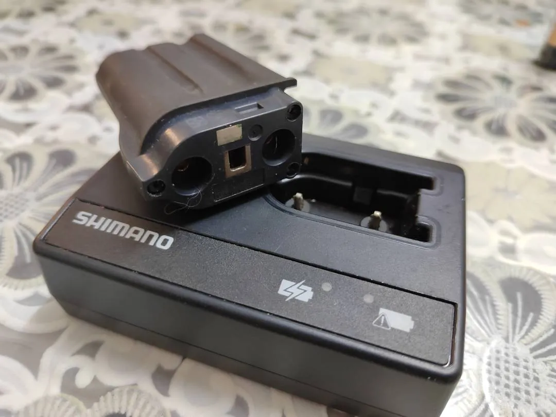 Di2 Battery &amp; Charger