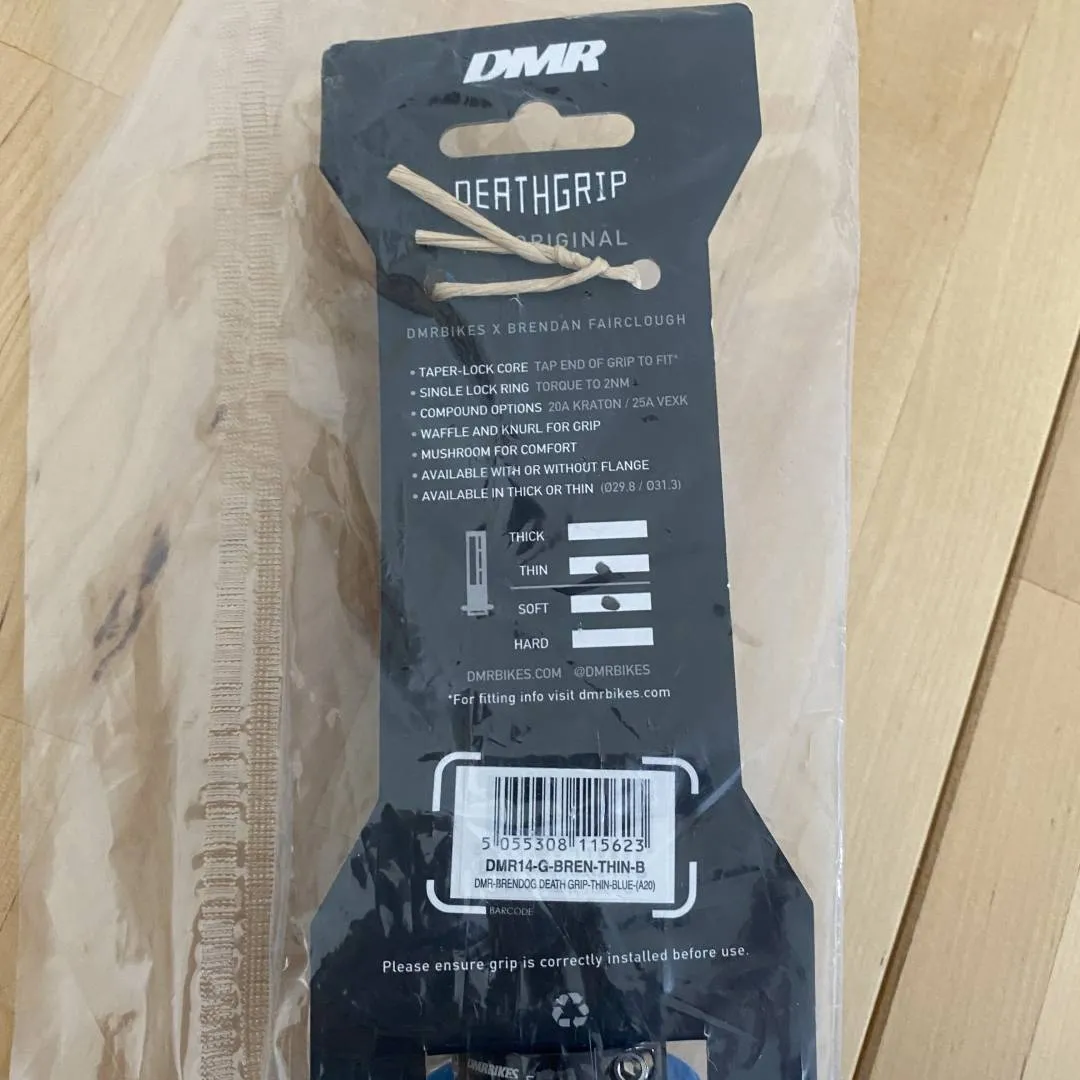 DMR DEATHGRIP red &amp; blue grips