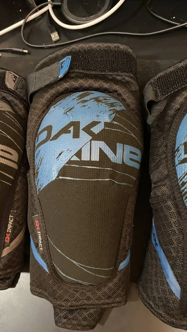 Dakine Hellion knee pads ( size S &amp; M left)