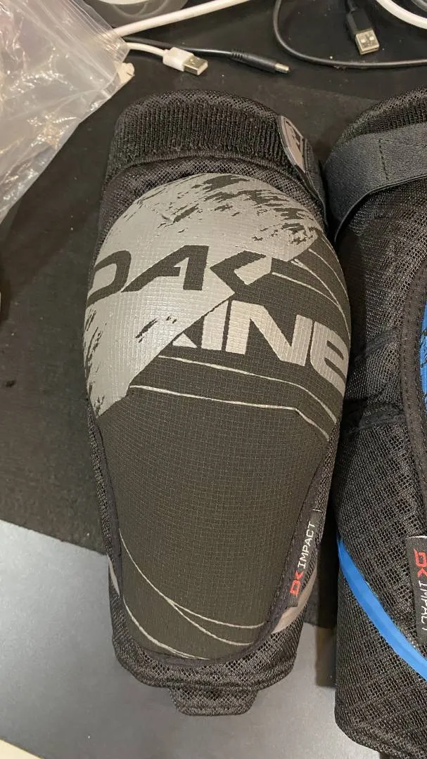 Dakine Hellion knee pads ( size S &amp; M left)