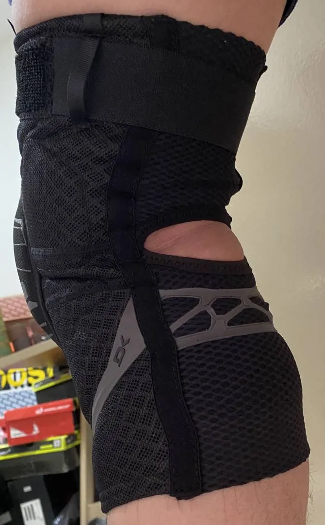 Dakine Hellion knee pads ( size S &amp; M left)