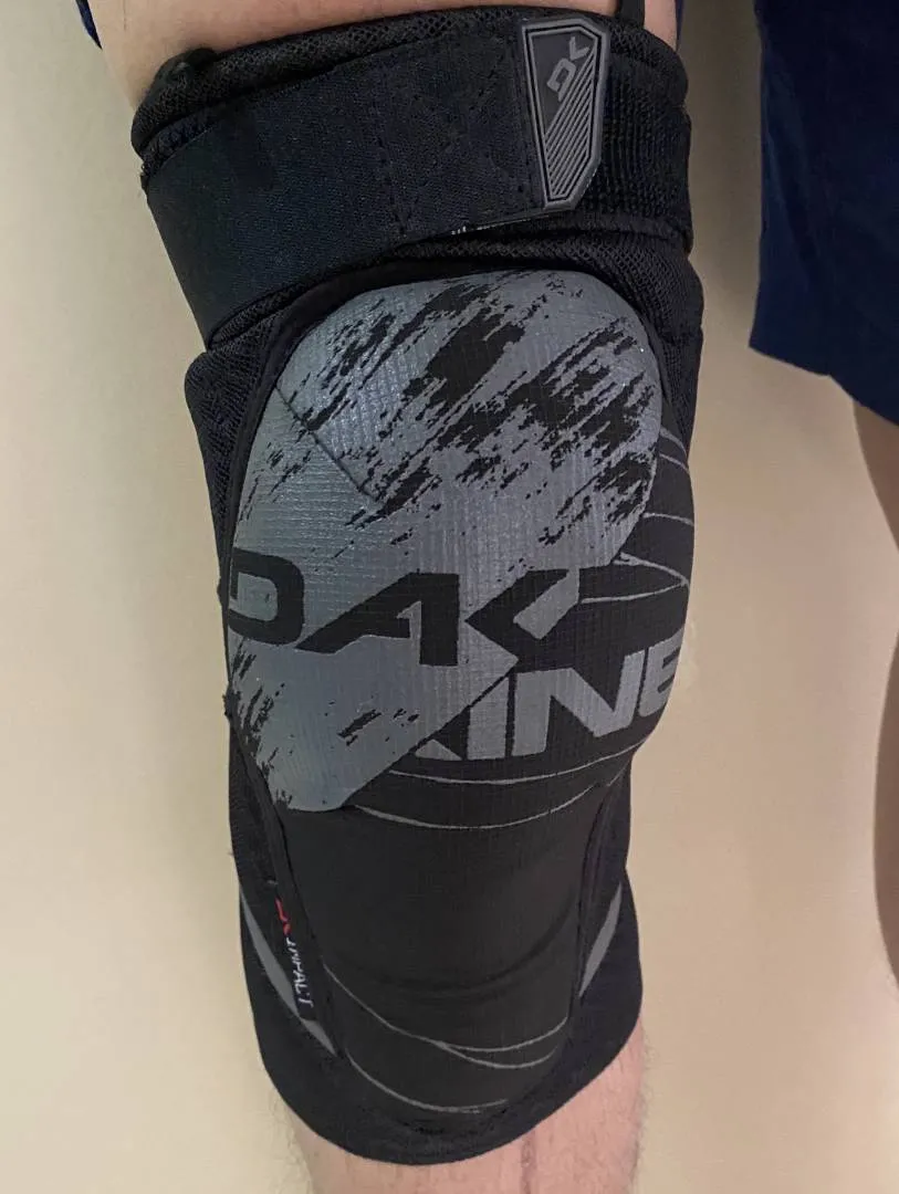 Dakine Hellion knee pads ( size S &amp; M left)