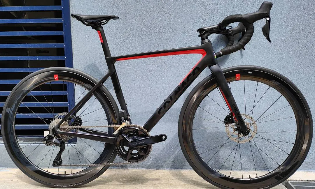 Colnago V3 with Shimano 105 Di2 groupset (Black/Red)
