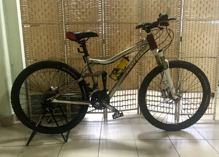 *** Kona Full Suspension MTB 26er Shimano Rock Shox Fox ***