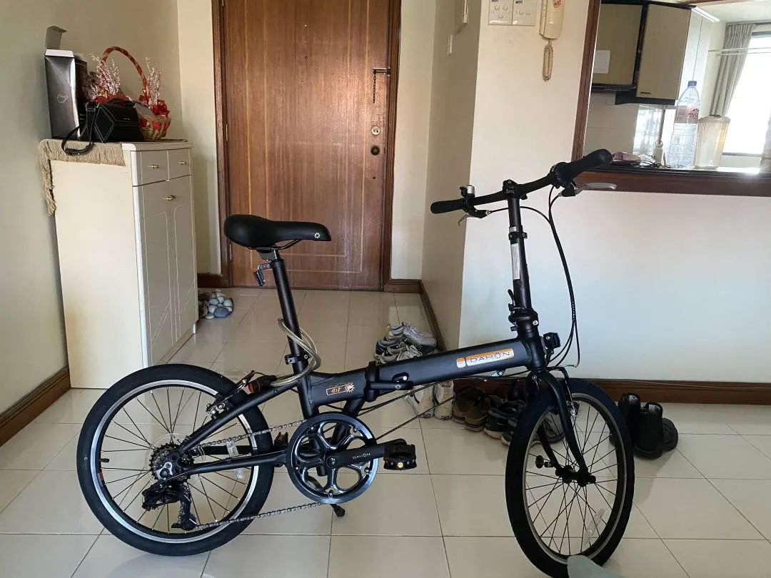 2022 Dahon Hit foldable bike, only used twice!