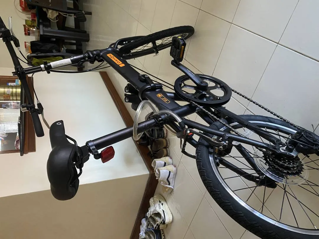 2022 Dahon Hit foldable bike, only used twice!