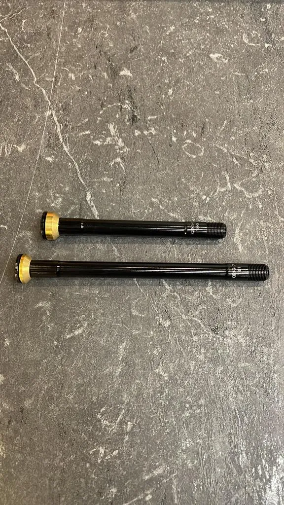 SPECIALIZED ROAD THRU AXLE CHEAP CHEAP SELL -60% !