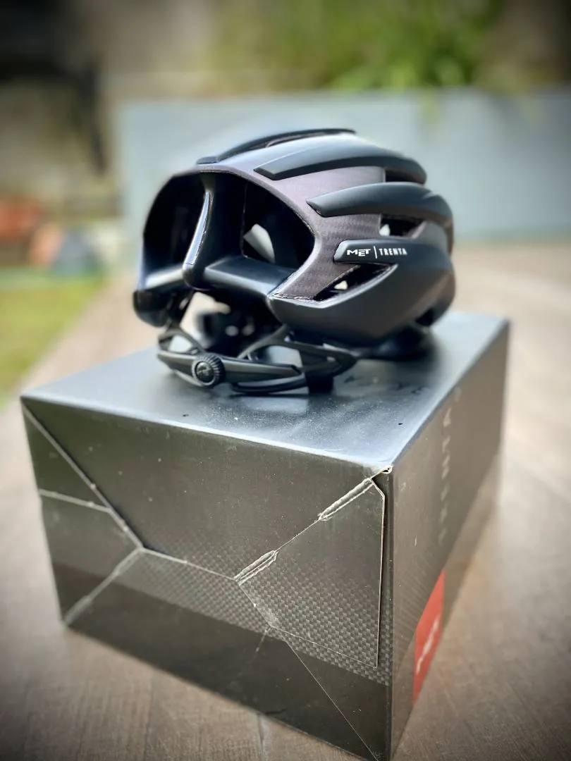 MET Trenta 3K Carbon Helmet (top model)