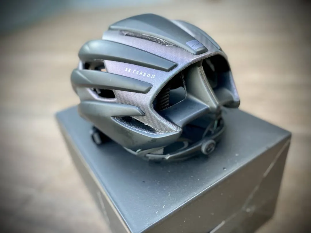 MET Trenta 3K Carbon Helmet (top model)