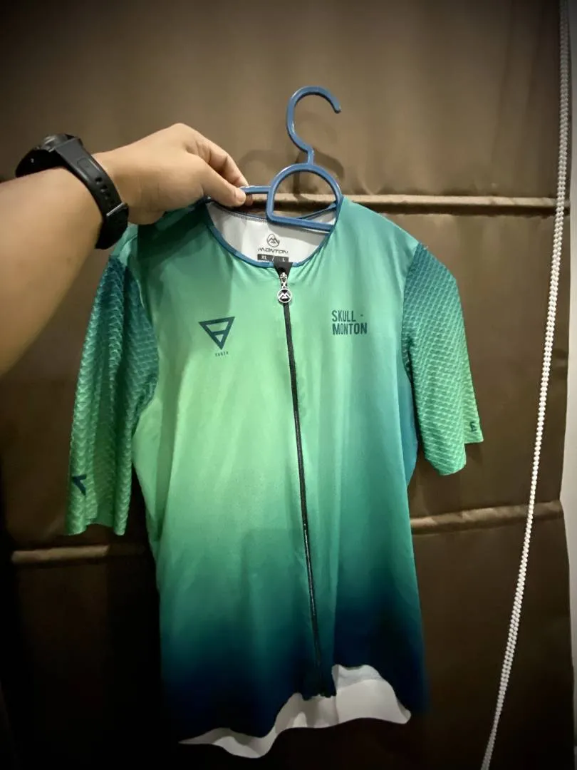 Monton jersey size XL