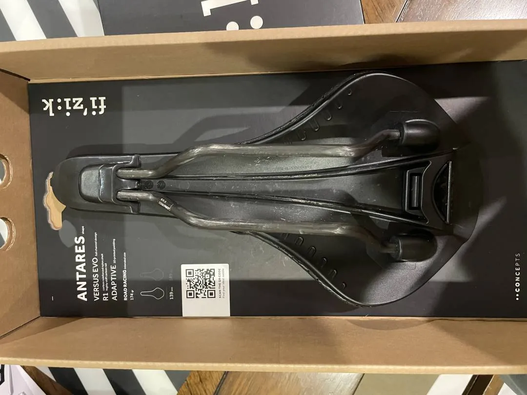 Fizik Antares Versus Evo R1