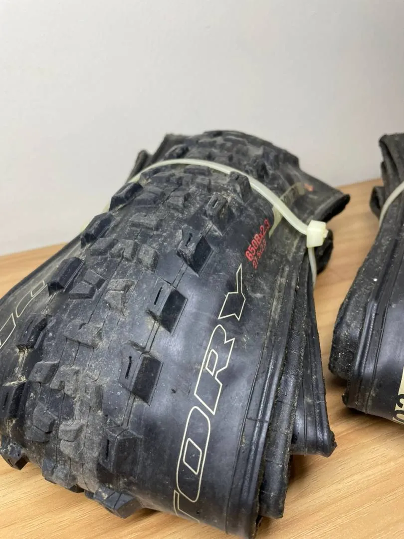 SPECIALIZED TIRE CHEAP CHEAP SELLING !