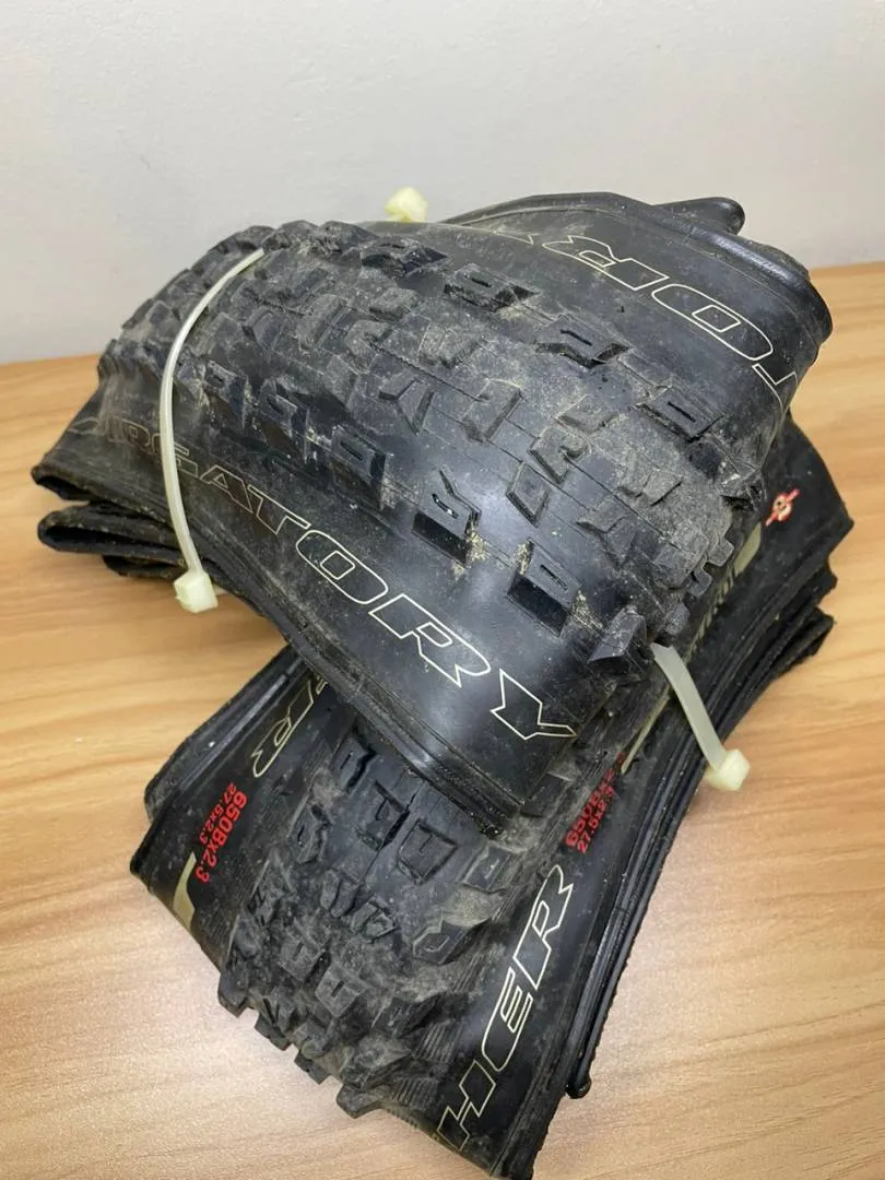 SPECIALIZED TIRE CHEAP CHEAP SELLING !