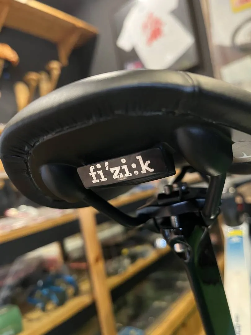 TRINITY 701 Carbon Aero