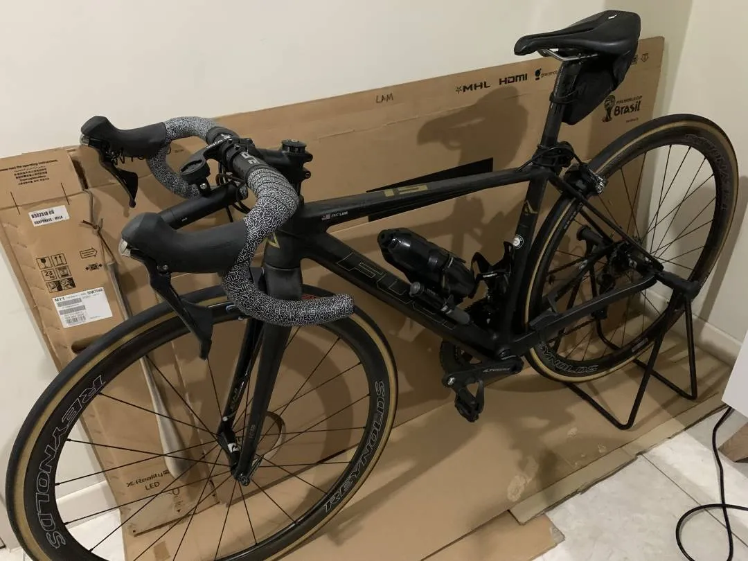 Fuji SL Elite Carbon Fiber Bike Size 49 Full Ultegra R8000 &amp; Carbon Fiber Wheelset