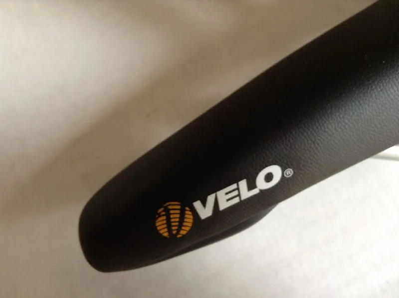 Velo Plush VL-1184 sport saddles 318g @ free pos