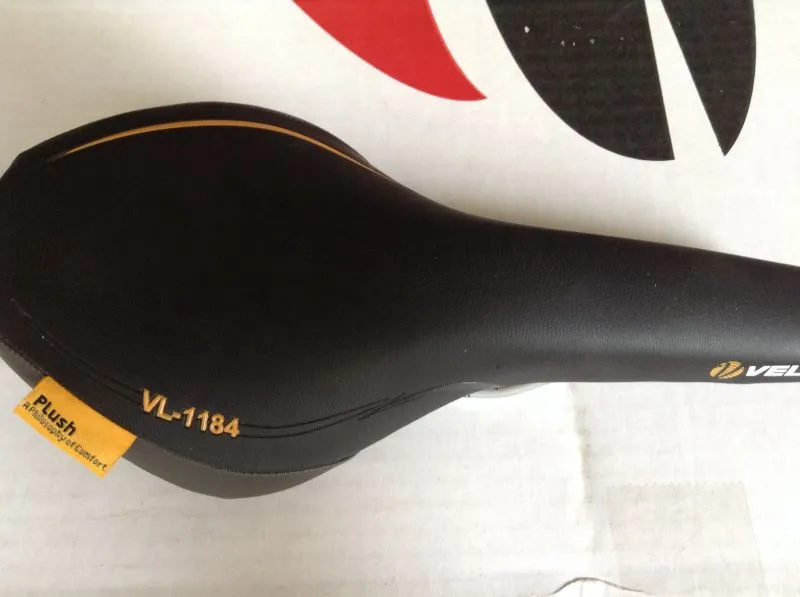 Velo Plush VL-1184 sport saddles 318g @ free pos