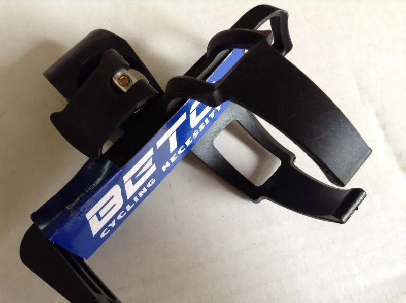 Beto Easy Put Anywhere Bottle Cage @ free pos