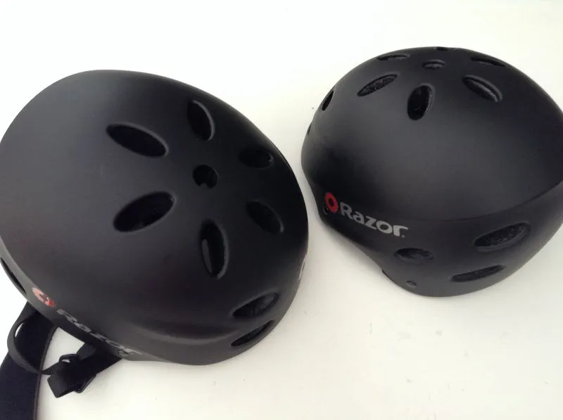 Razor 100% Safety Helmet @ free pos