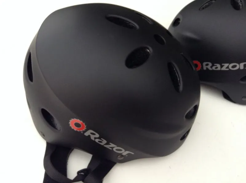Razor 100% Safety Helmet @ free pos