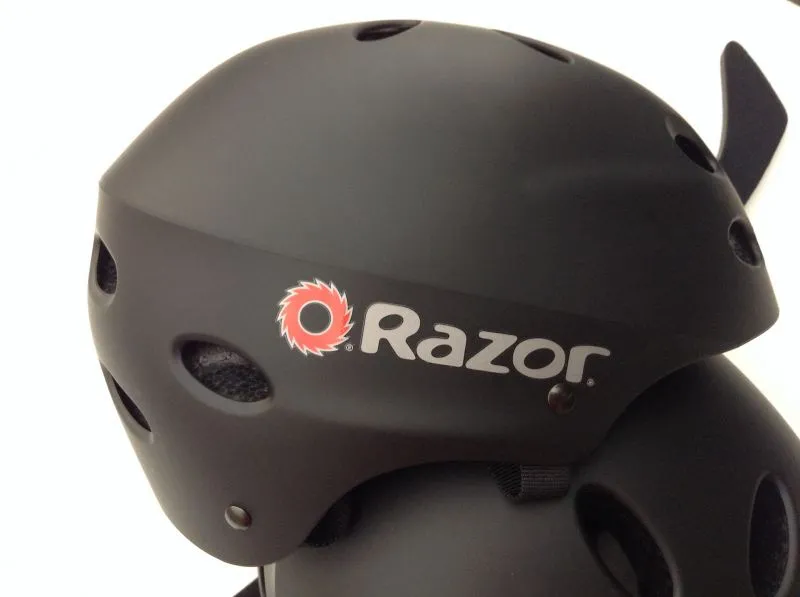 Razor 100% Safety Helmet @ free pos