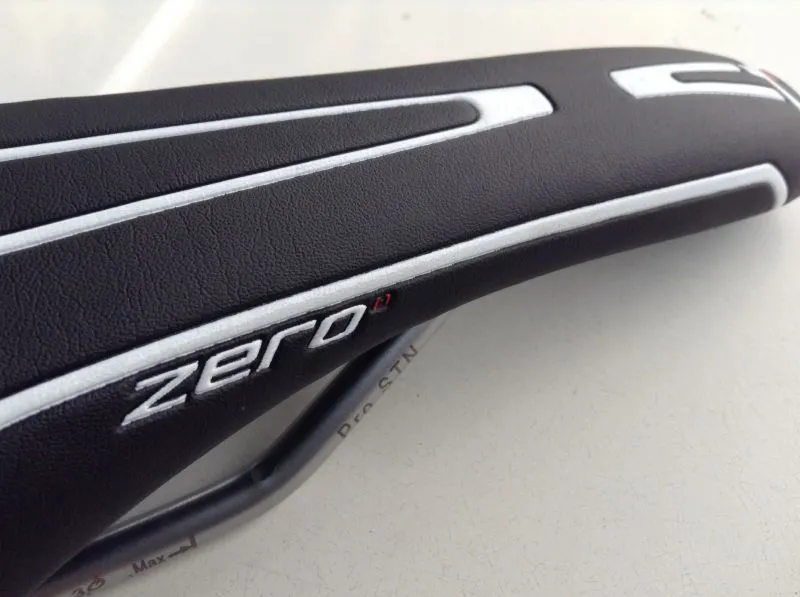 Prologo Zero Black/White Saddles @ free pos