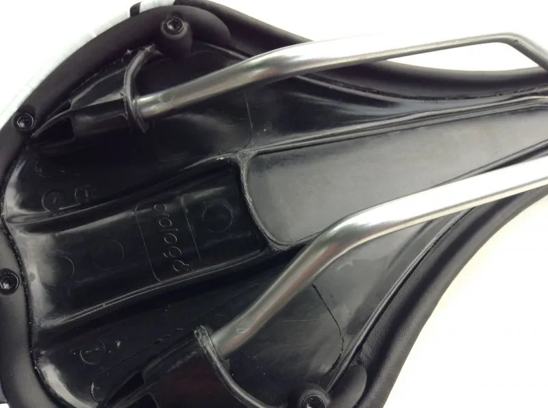 Prologo Zero Black/White Saddles @ free pos