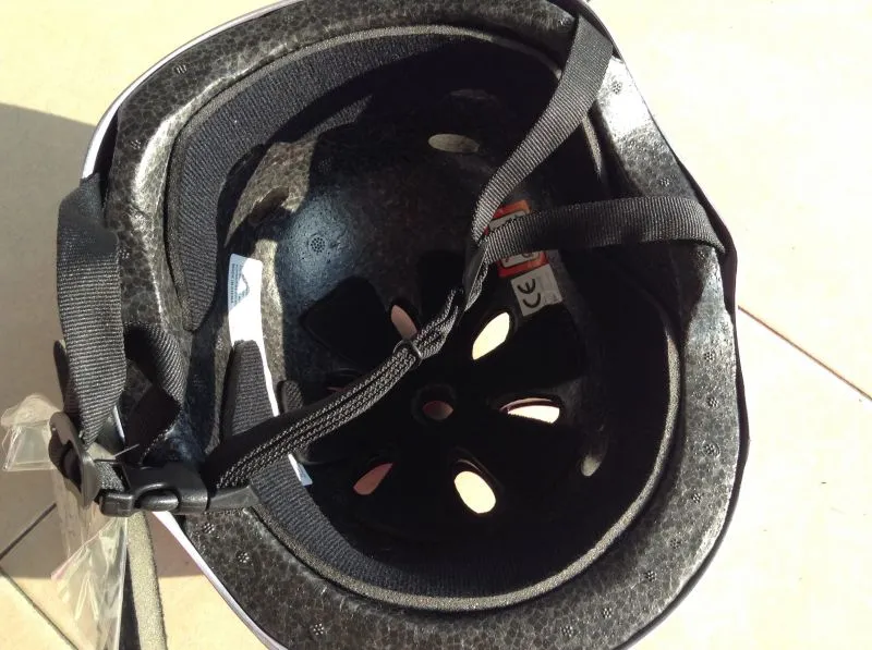 Razor Full Cover Helmet  Folding/MTB --  free courier