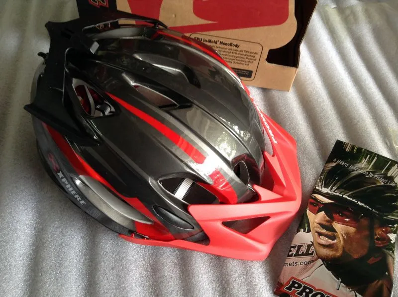 Prowell X-9 X-Phere Black/Red (Taiwan) Size M @ free pos