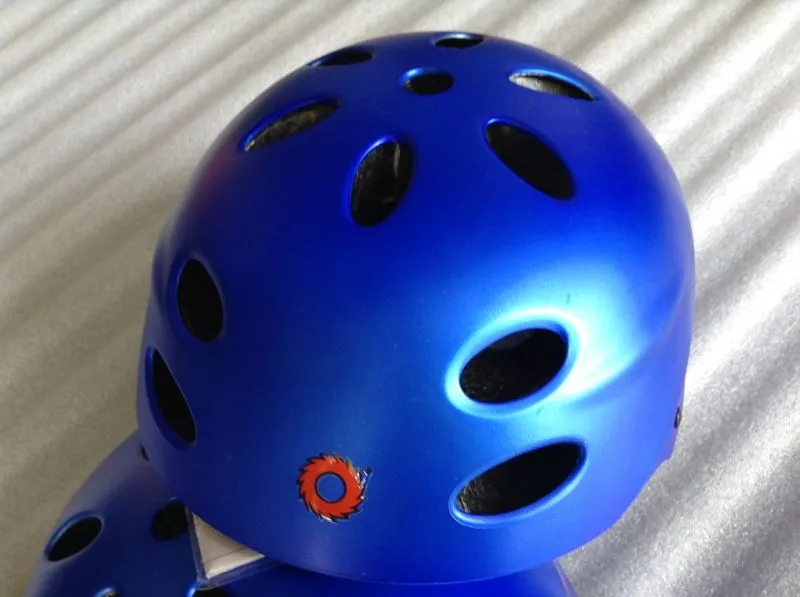 Razor 100% Safety Helmet @ free pos