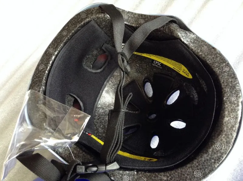 Razor 100% Safety Helmet @ free pos