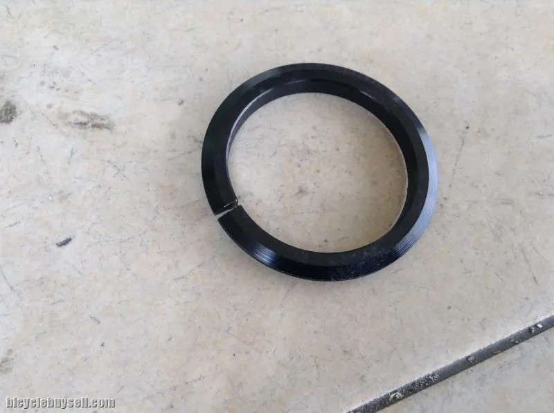 Adaptor Lower Headset for Tapered Fork -- free courier