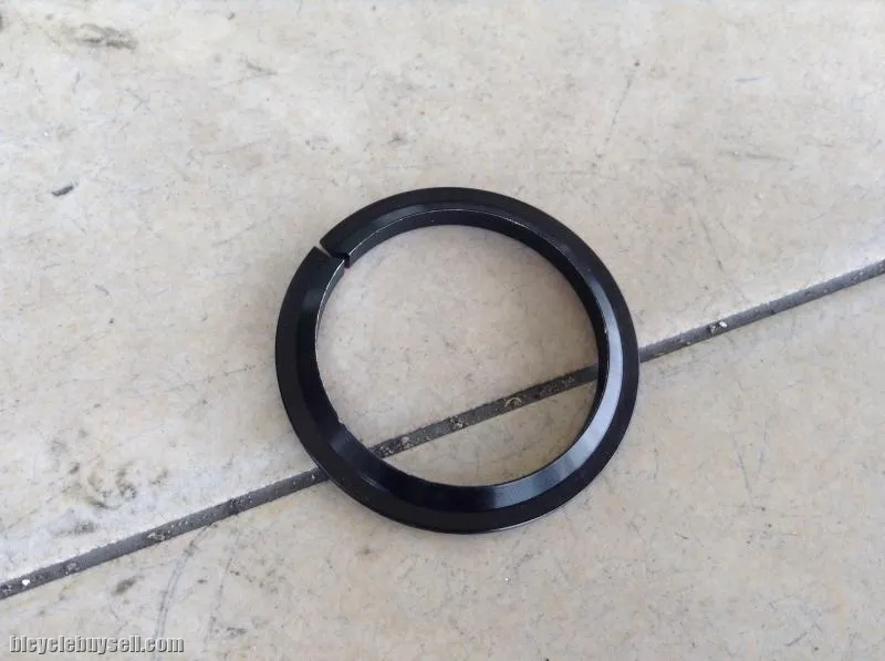Adaptor Lower Headset for Tapered Fork -- free courier