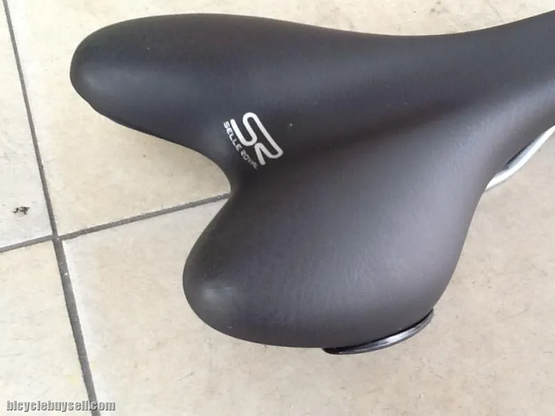 Selle Royal Vega -- free courier