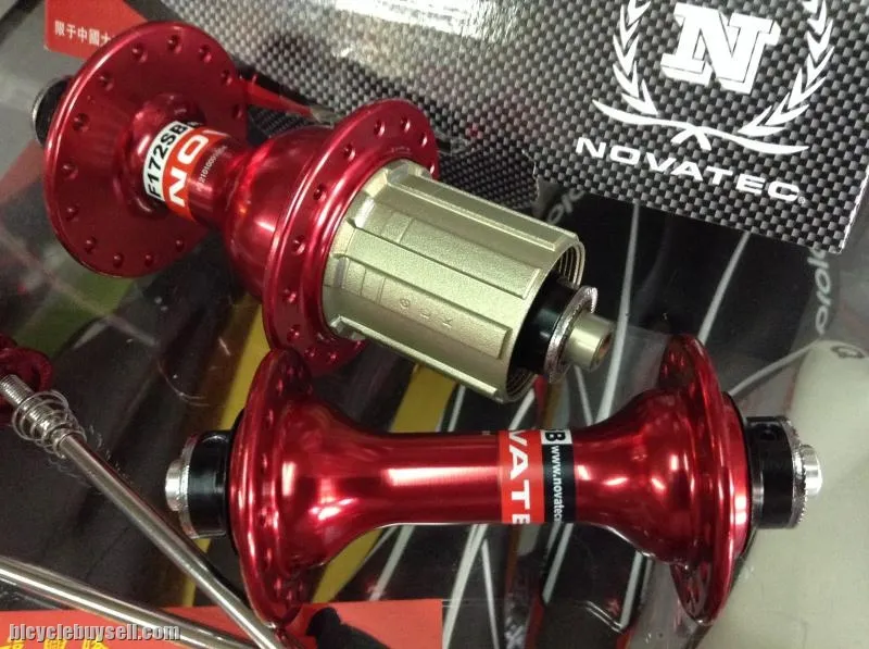 Novatec Road Seal Bearing Hub 32H  (free pos w.m)