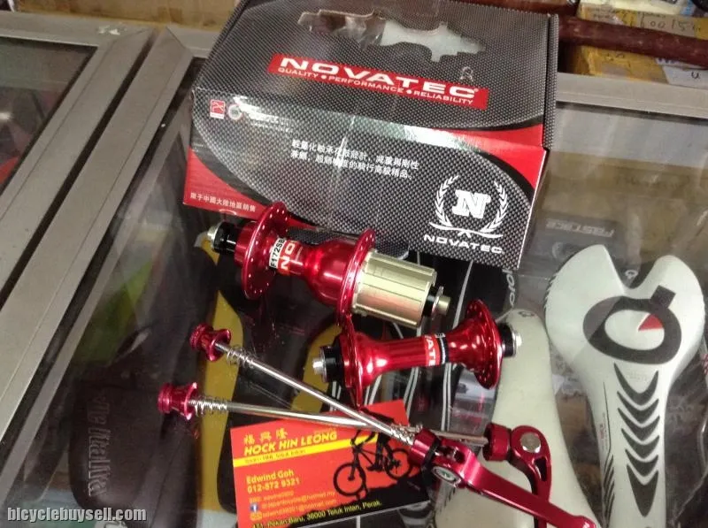 Novatec Road Seal Bearing Hub 32H  (free pos w.m)