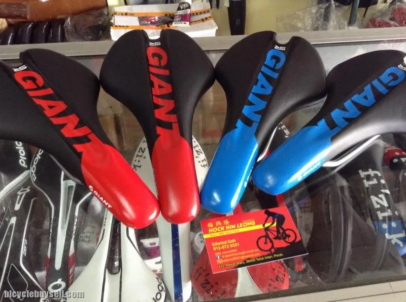 Giant SR saddle  (free pos w.m)