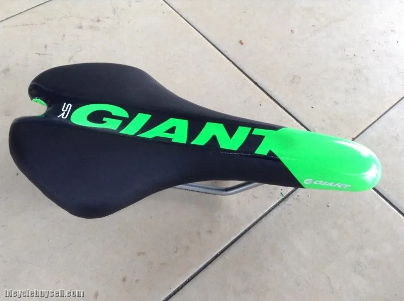 Giant Sport Slim Saddles SR -- free courier