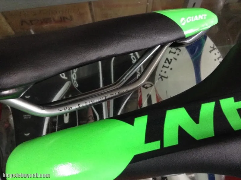 Giant SR saddle (free pos w.m)