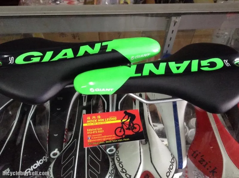 Giant SR saddle (free pos w.m)