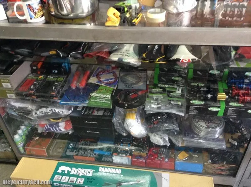 HOCK HIN LEONG bicycle shop (Team HHL teluk intan)