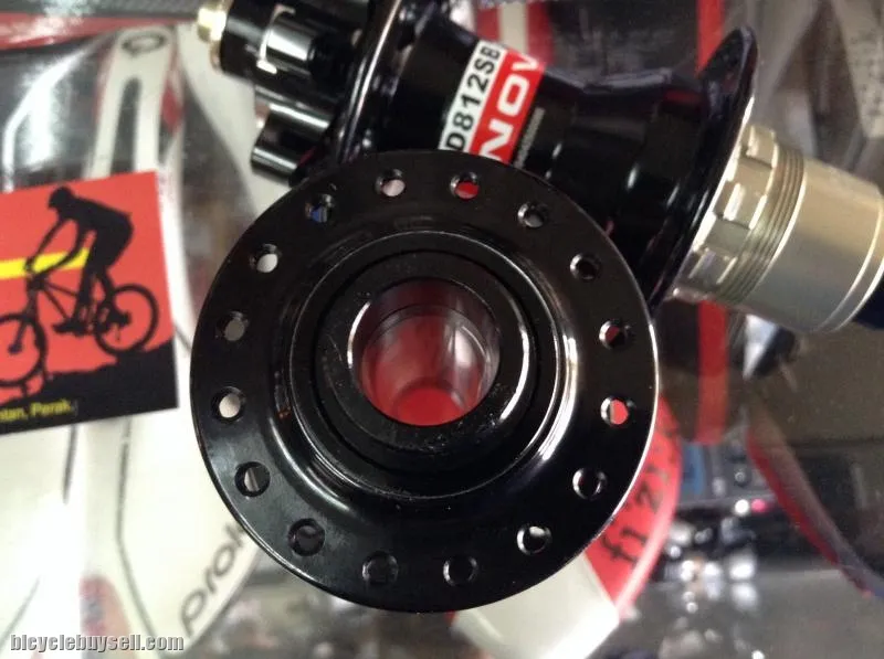 Novatec D811 F:15/R:9mm / XD Body SRAM 11speed  (free pos w.m)
