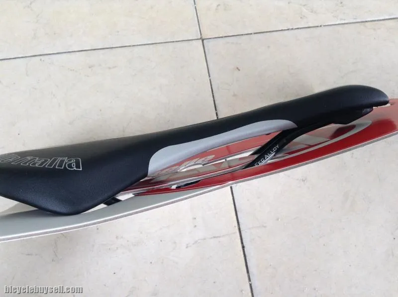 Selle Italia SL Flow Comfort Saddle 290g - Italian Design -- free courier