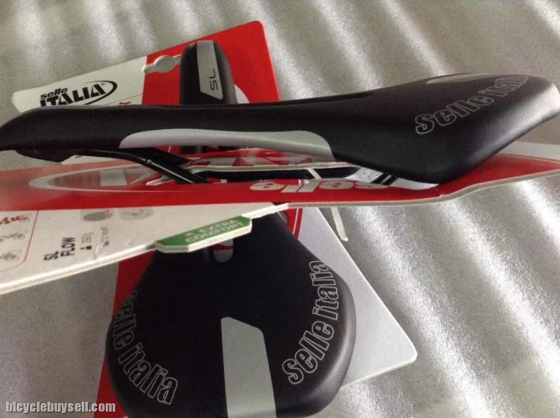 Selle Italia SL Flow Saddle | Italian Design | Comfort | 290g @ free pos
