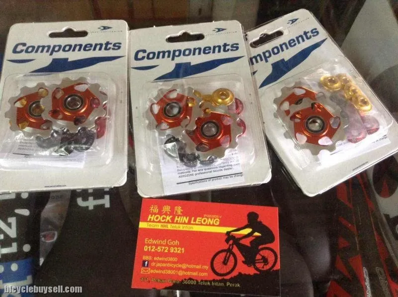 Aerozine Ceramic Pulley/Jockey Wheel - Pair (free pos w.m)