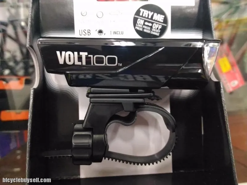 Cat Eye Volt100 Front Light (150Lumen) Brand New !!